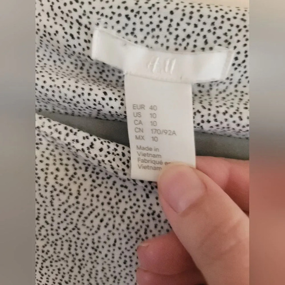 H&M Spotted Slit Tie‎ Sleeve Shift Dress, Size 10 - Picture 6 of 7